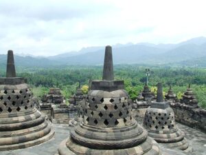 rental bus jakarta, sewa bus murah rental bus murah. sewa bus luxury jakarta, rental bus sembodo